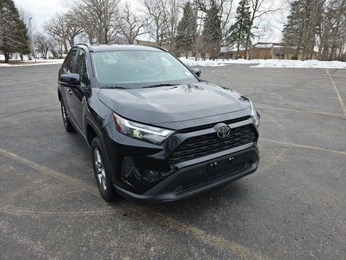 Used 2025 Toyota RAV4 XLE image 8