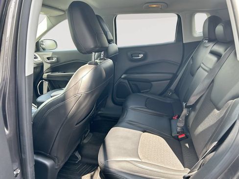 Used 2018 Jeep Compass Latitude w/ Popular Equipment Group AWD/4WD image 25