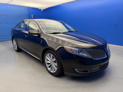 Used 2014 Lincoln MKS w/ Equipment Group 101A FWD image 2