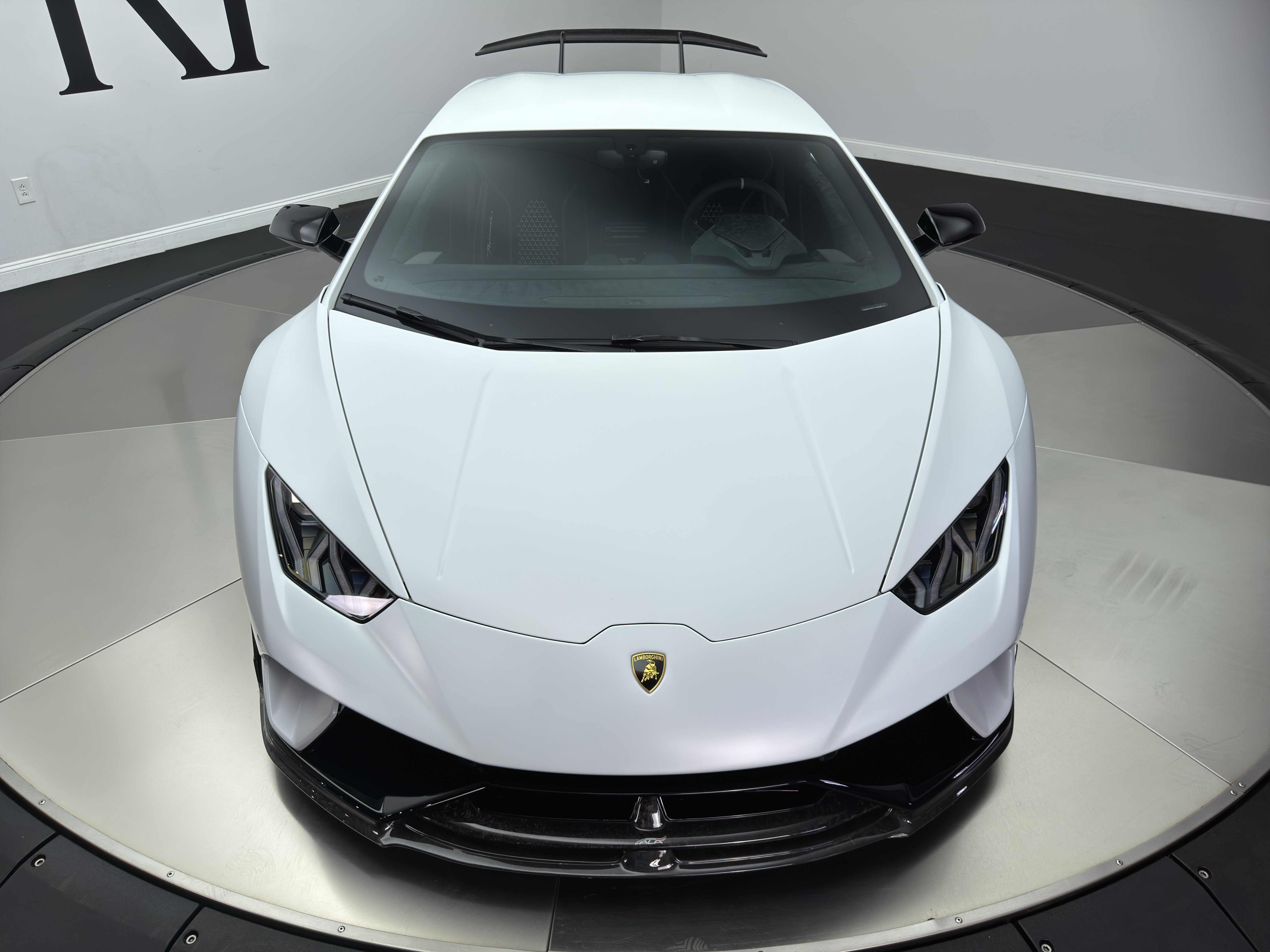 Used 2018 Lamborghini Huracan Performante AWD/4WD image 9