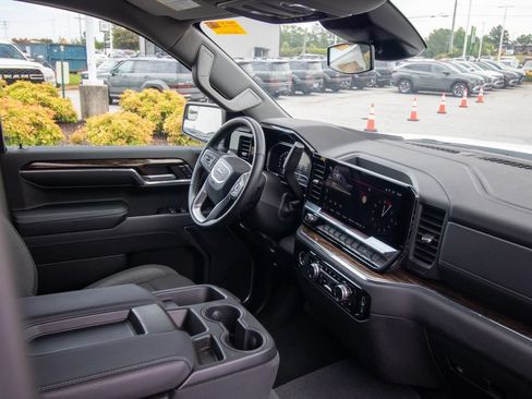 Used 2024 GMC Sierra 1500 Elevation AWD/4WD image 18