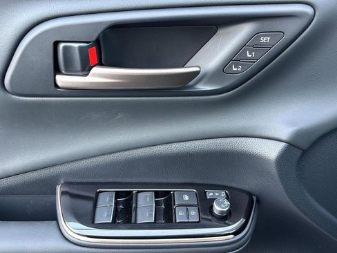 New 2026 Toyota Crown Signia XLE image 20