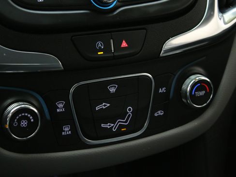 Used 2023 Chevrolet Equinox LS FWD image 19