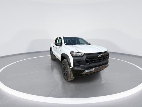 New 2026 Chevrolet Colorado Trail Boss AWD/4WD image 2