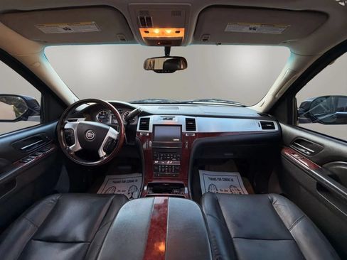 Used 2011 Cadillac Escalade EXT Premium AWD/4WD image 26