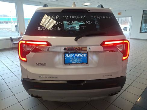 Certified 2023 GMC Acadia SLE w/ Driver Convenience Package image 5