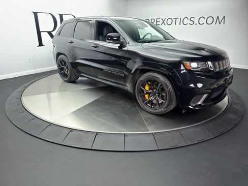 Used 2020 Jeep Grand Cherokee Trackhawk AWD/4WD image 8
