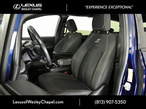 Used 2020 Chrysler Pacifica Touring w/ S Appearance Package image 18