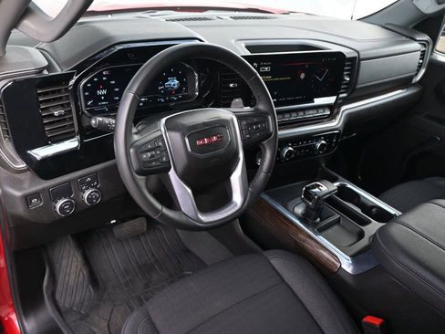 Used 2024 GMC Sierra 1500 Elevation image 12
