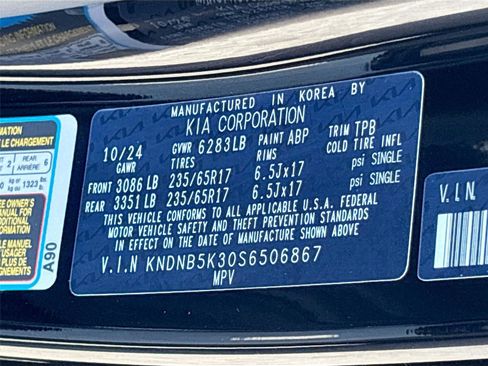 Used 2025 Kia Carnival image 33