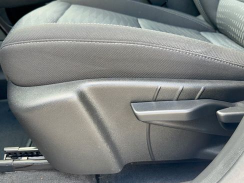 Used 2026 Chevrolet Equinox LT FWD image 16
