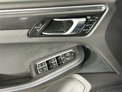 Used 2023 Porsche Macan GTS image 18