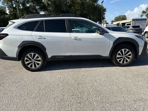 Used 2024 Subaru Outback Premium AWD/4WD image 4