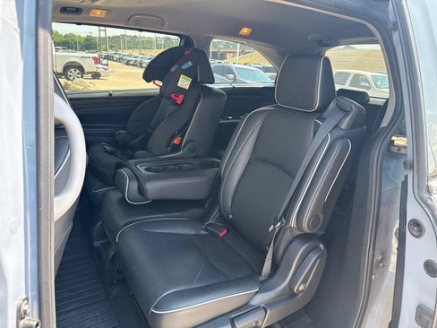 Used 2023 Honda Odyssey Elite image 11