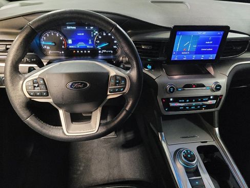 Used 2021 Ford Explorer XLT w/ Equipment Group 202A image 22