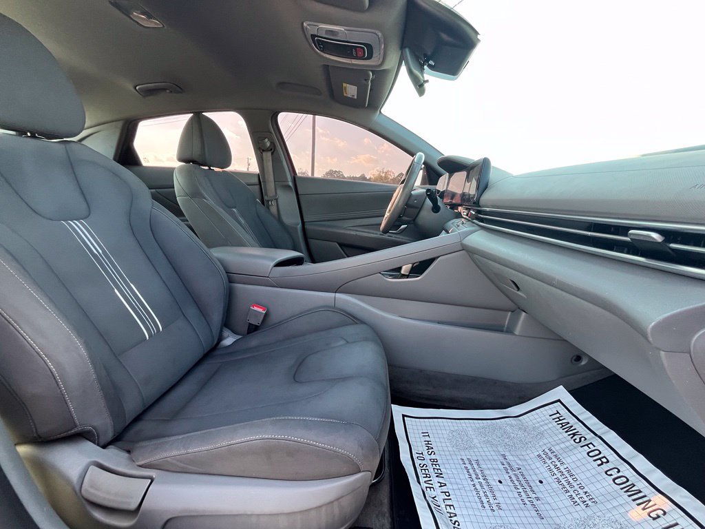 Used 2023 Hyundai Elantra SEL w/ Convenience Package FWD image 28