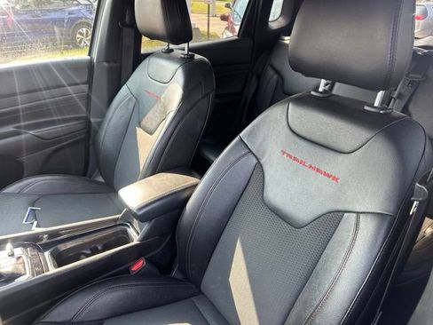 Used 2024 Jeep Compass Trailhawk AWD/4WD image 9