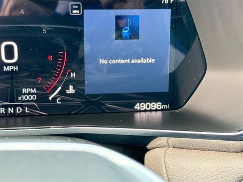 Used 2023 GMC Canyon Denali image 13