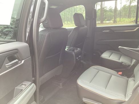 New 2026 GMC Acadia AT4 w/ Luxury Package image 17