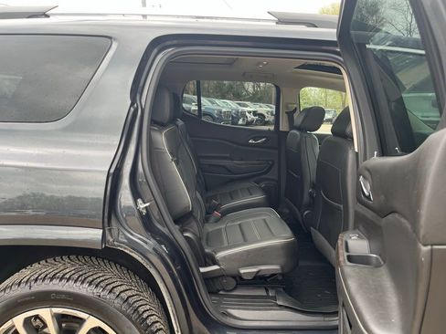 Used 2022 GMC Acadia Denali w/ Denali Ultimate Package AWD/4WD image 39