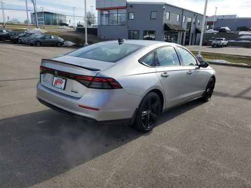 Used 2024 Honda Accord Sport image 4