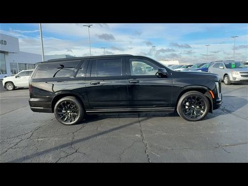 Certified 2025 Cadillac Escalade ESV Sport w/ Touring Package image 9