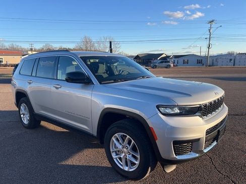 Used 2025 Jeep Grand Cherokee L Laredo w/ Luxury Tech Group I image 9