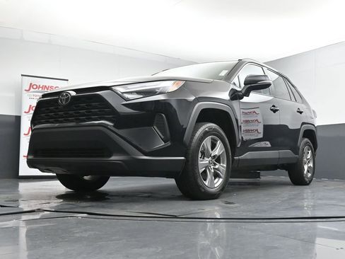 Used 2024 Toyota RAV4 XLE FWD image 32