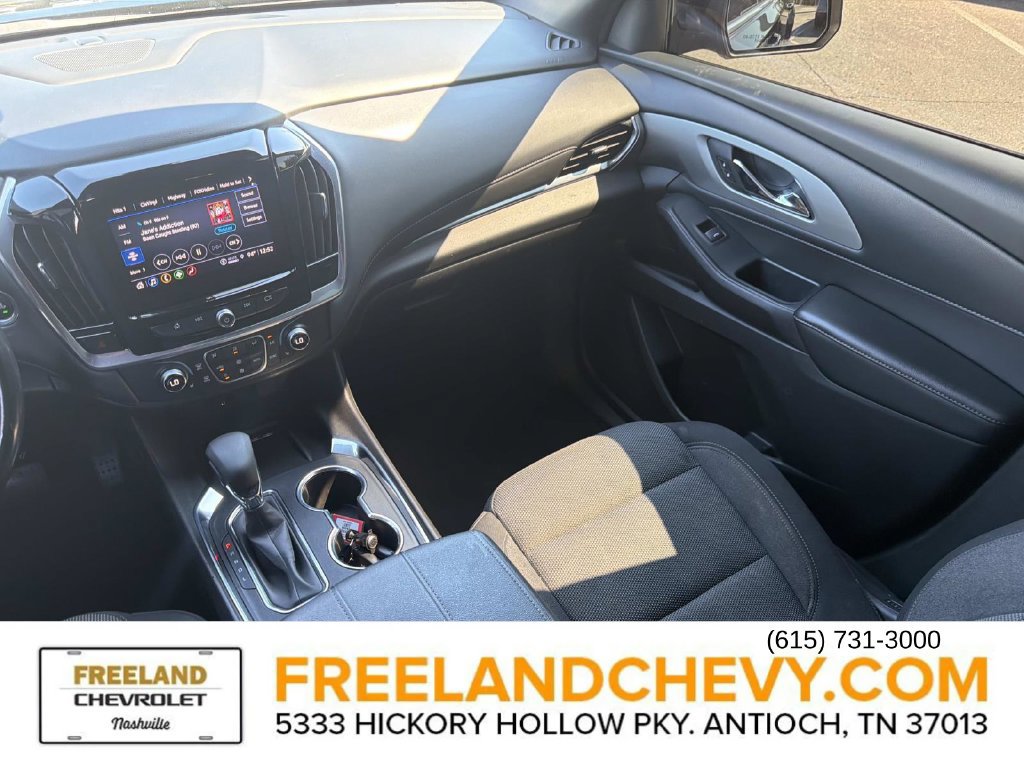 Used 2022 Chevrolet Traverse LT FWD image 17