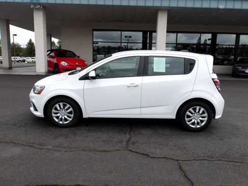 Used 2020 Chevrolet Sonic LT image 2