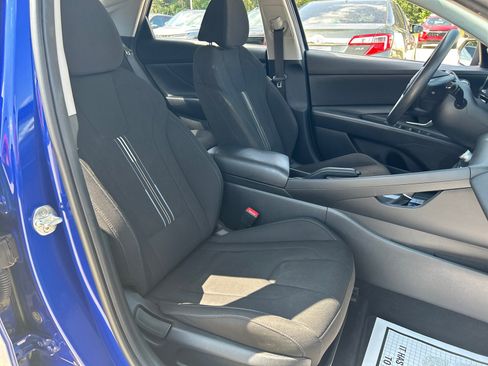 Used 2023 Hyundai Elantra SEL FWD image 19