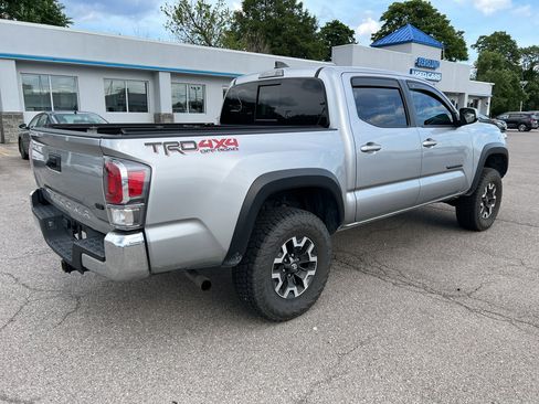 Used 2023 Toyota Tacoma TRD Off-Road AWD/4WD image 3