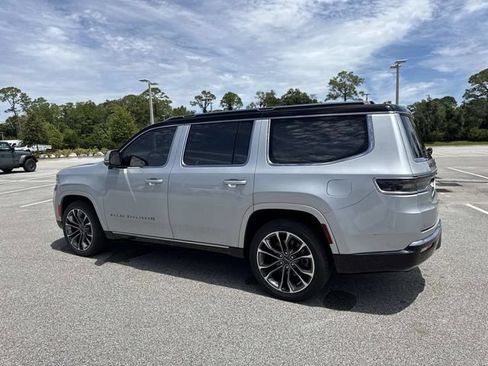 Used 2022 Jeep Grand Wagoneer Series III w/ Rear Seat Video Group 1 AWD/4WD image 5