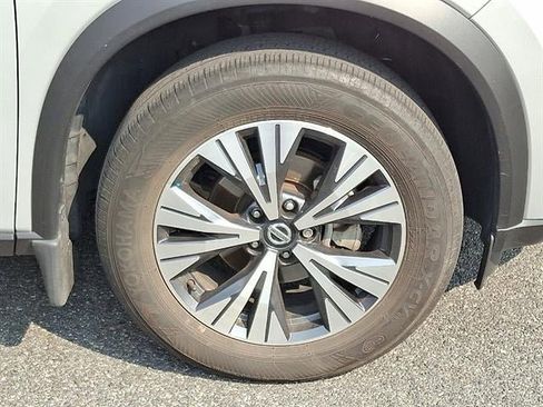 Certified 2021 Nissan Rogue SV image 8