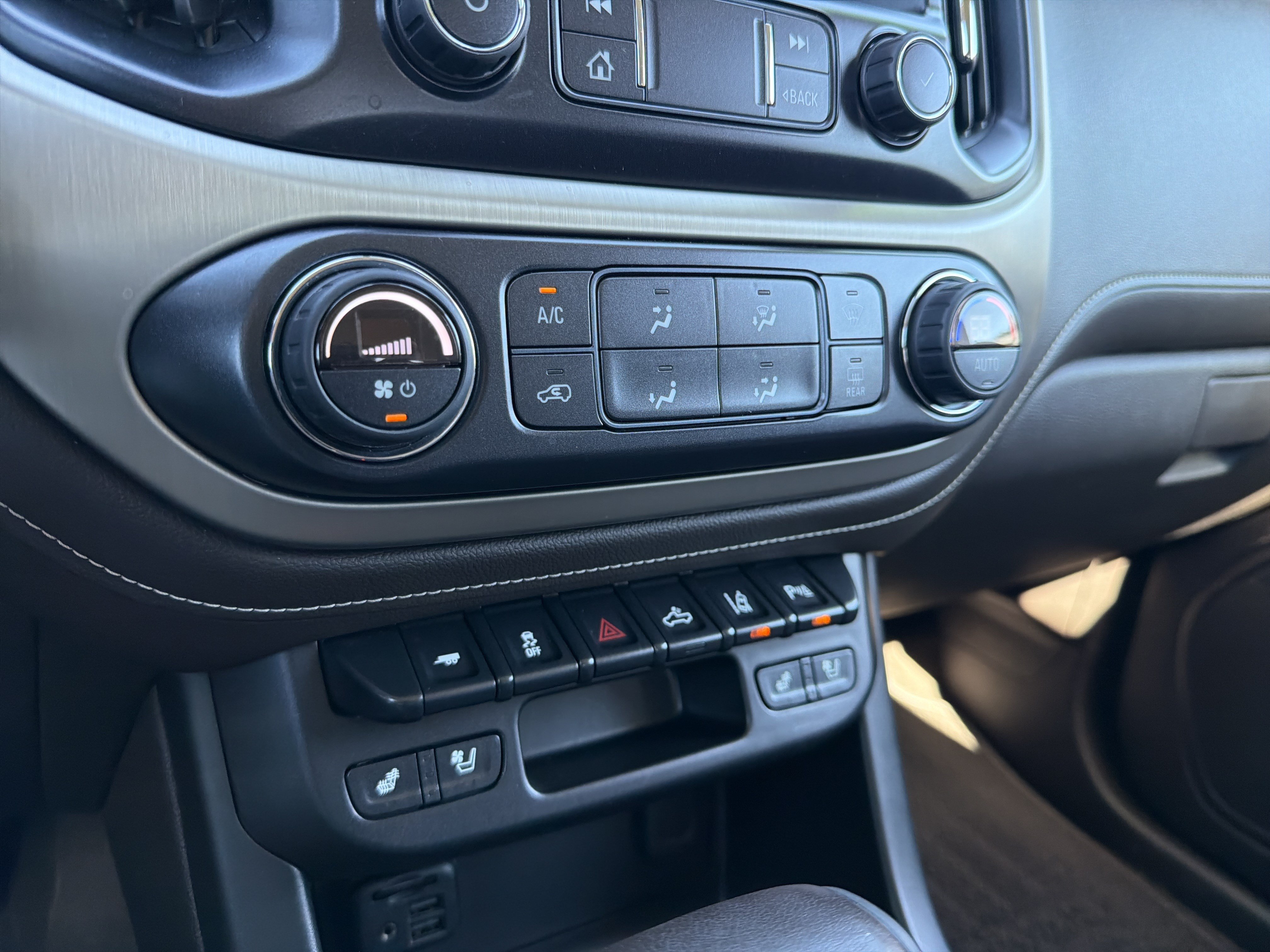 Used 2021 GMC Canyon Denali RWD image 7