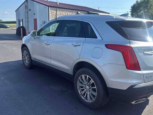 Used 2017 Cadillac XT5 Luxury w/ Driver Awareness Package FWD image 6
