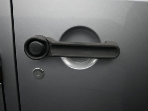 Used 2016 Jeep Wrangler Unlimited Sport image 7