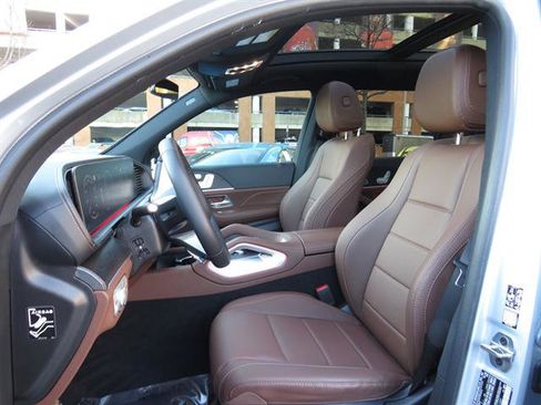 Used 2025 Mercedes-Benz GLS 450 4MATIC image 18