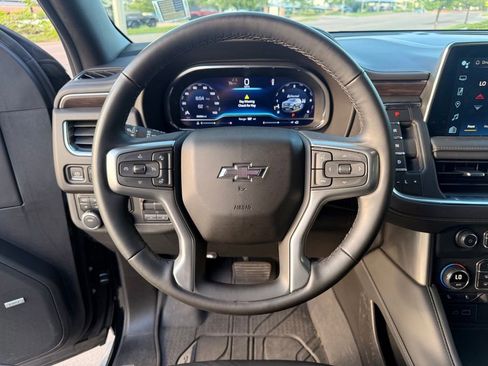 Used 2024 Chevrolet Tahoe Z71 w/ Luxury Package AWD/4WD image 14