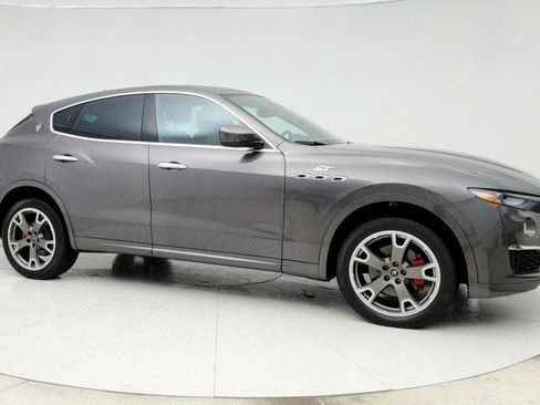 Used 2022 Maserati Levante GT image 3