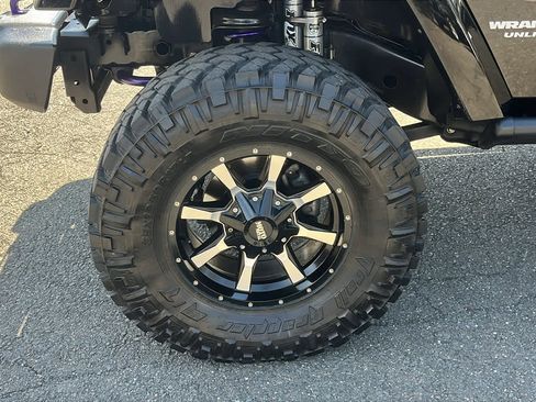 Used 2016 Jeep Wrangler Unlimited Sahara image 8