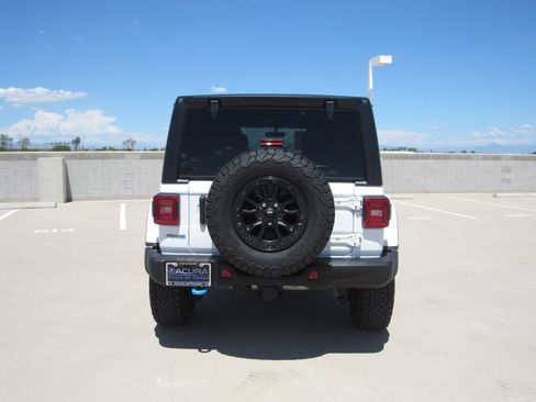 Used 2023 Jeep Wrangler Unlimited Rubicon 4xe AWD/4WD image 7