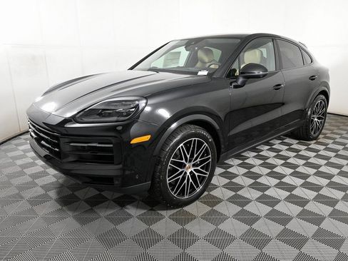 Certified 2025 Porsche Cayenne Coupe image 1
