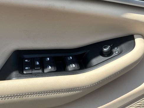 Used 2025 Jeep Grand Cherokee L Limited RWD image 8