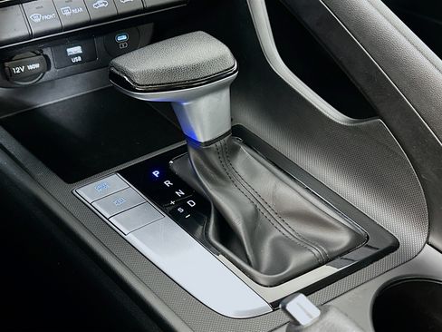 Certified 2024 Hyundai Elantra SEL FWD image 17