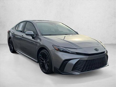 Certified 2025 Toyota Camry SE image 3