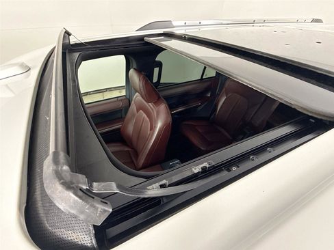 Used 2024 Ford Expedition Max Limited AWD/4WD image 24