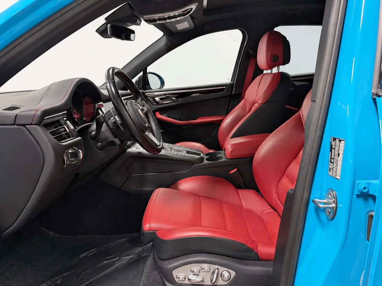 Used 2020 Porsche Macan S AWD/4WD image 11