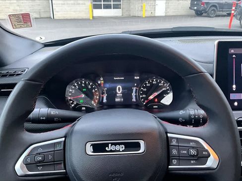 Used 2024 Jeep Compass Trailhawk AWD/4WD image 18