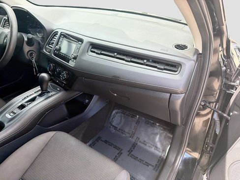 Certified 2022 Honda HR-V LX image 31